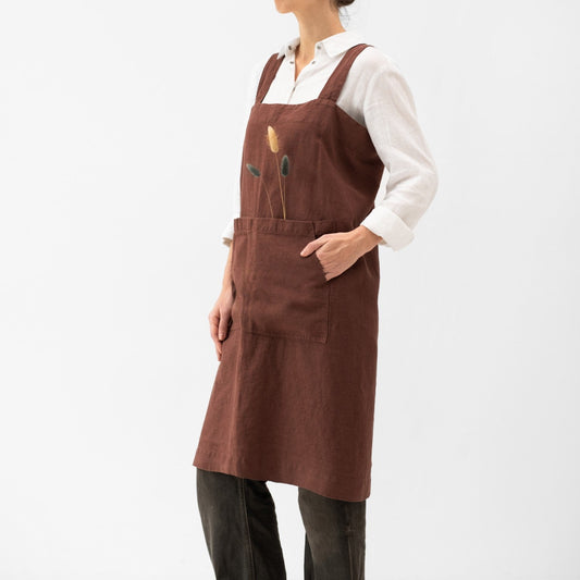 lino Tales Chocolate lino Pinafore prijuostė — naturalusdrabuziai.lt