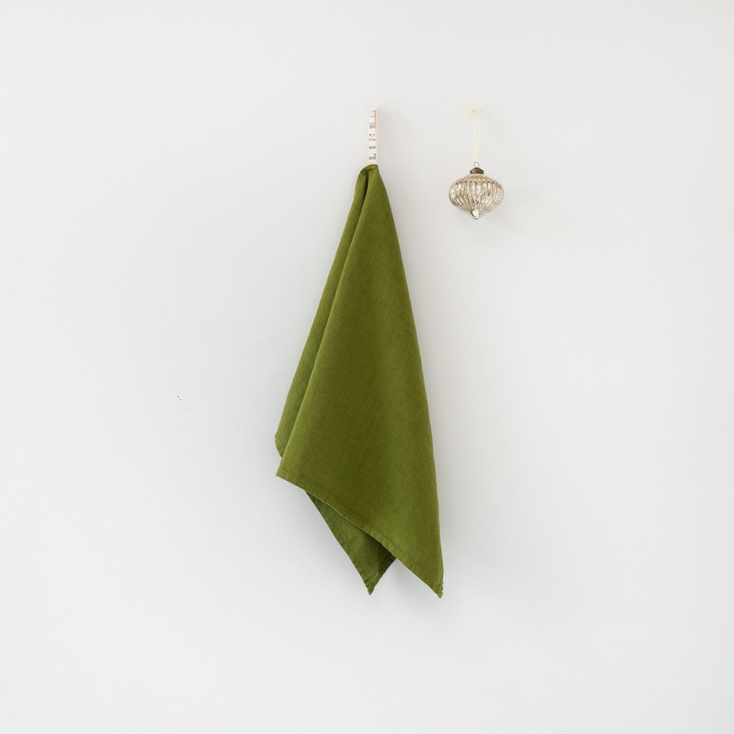 Christmas Green lino virtuvinė servetė — naturalusdrabuziai.lt