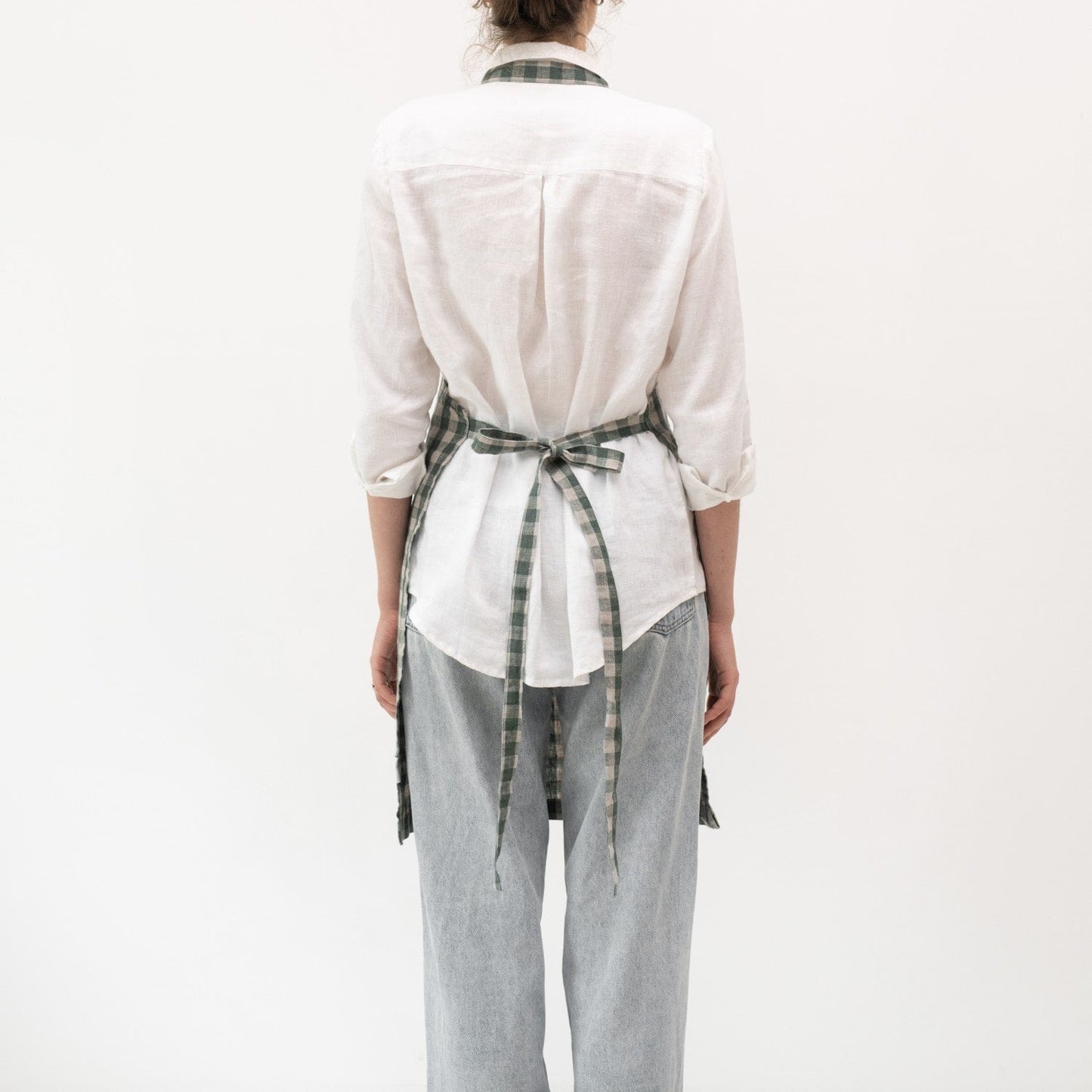 Forest Green Gingham lino kasdienė prijuostė — naturalusdrabuziai.lt