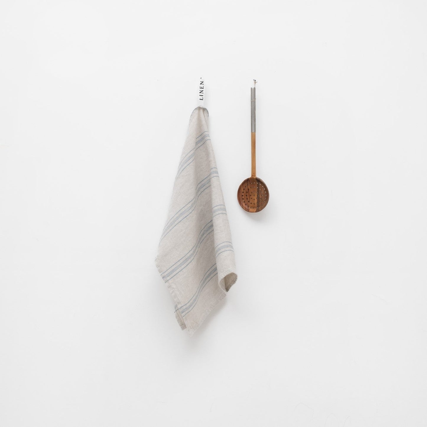 Grey Blue Wide Stripe Rustic lino virtuvinė servetė — naturalusdrabuziai.lt