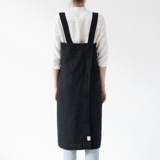 lino Tales Black lino Pinafore prijuostė — naturalusdrabuziai.lt
