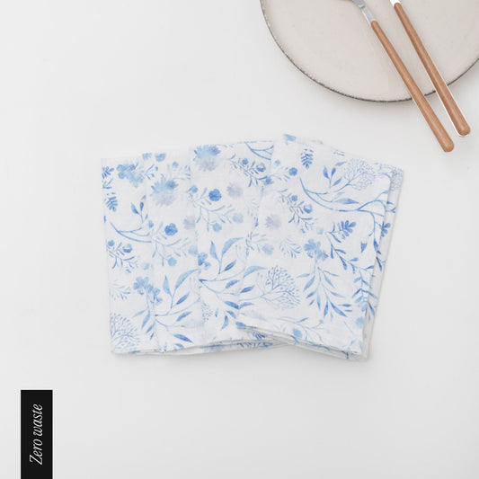 Zero Waste White Botanical Blue lino servetėlių rinkinys 4 vnt. — naturalusdrabuziai.lt