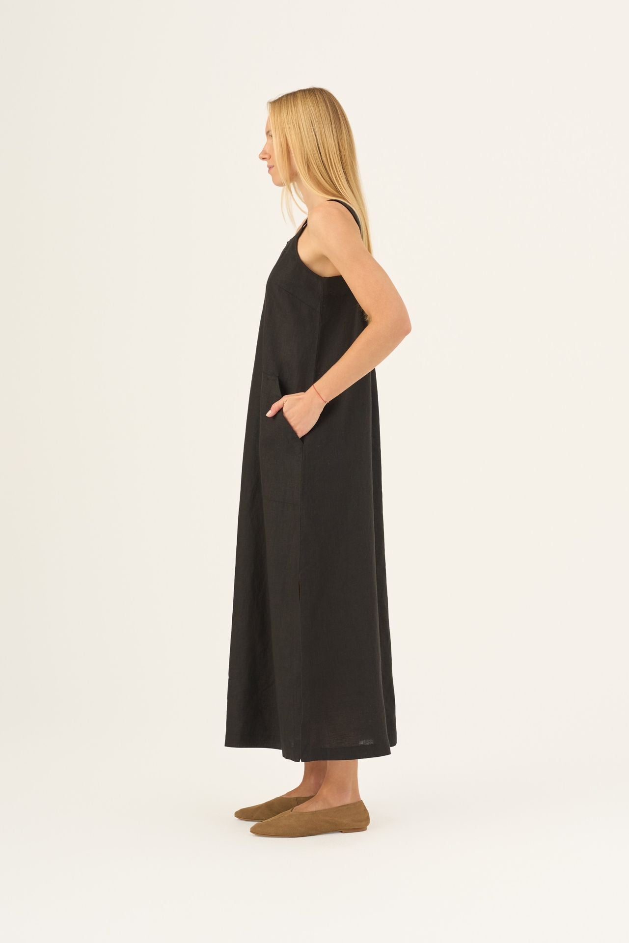 Black Linen Fugue Dress — naturalusdrabuziai.lt