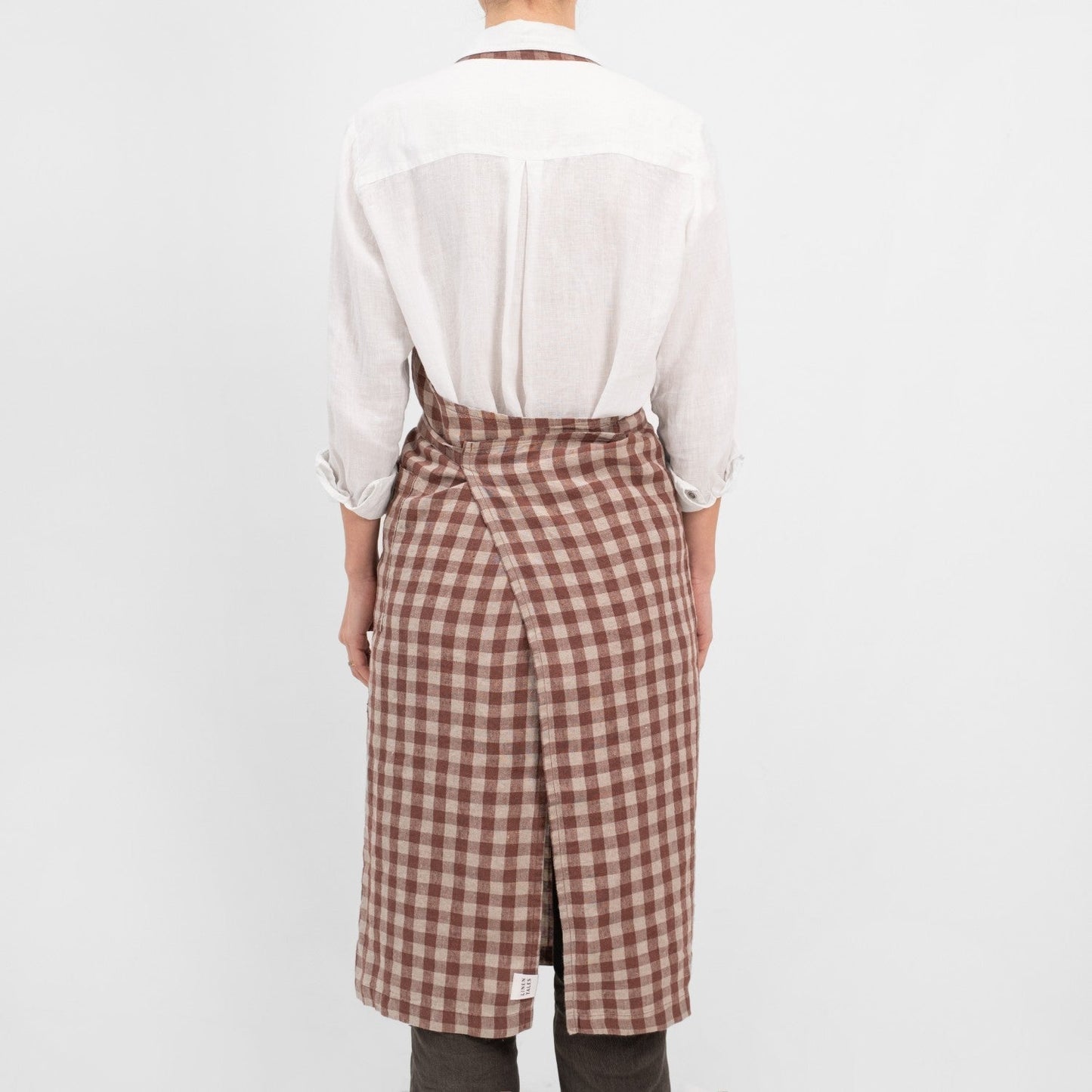 Chocolate Gingham lino šefo prijuostė — naturalusdrabuziai.lt