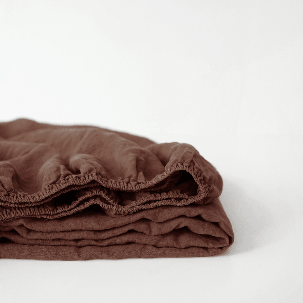Chocolate lino kampinė paklodė — naturalusdrabuziai.lt