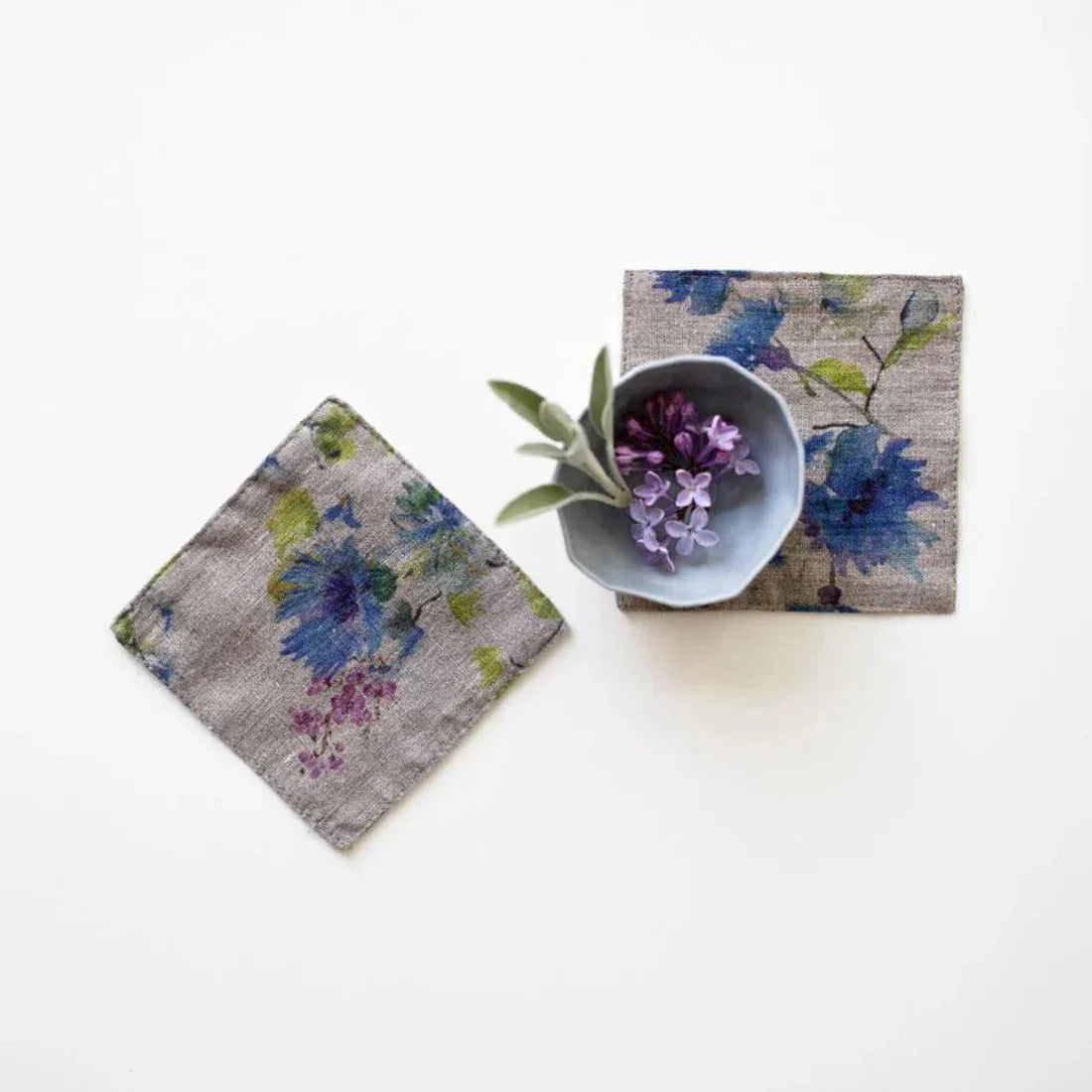 Flowers on Natural lino padėkliukų rinkinys 4 vnt. — naturalusdrabuziai.lt
