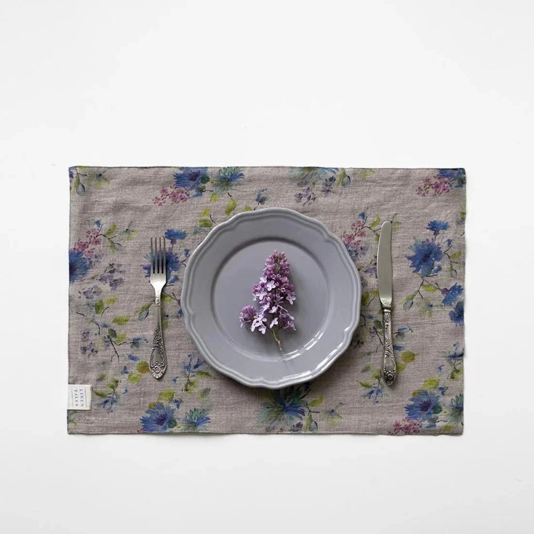 Flowers on Natural lino staltiesėlė — naturalusdrabuziai.lt