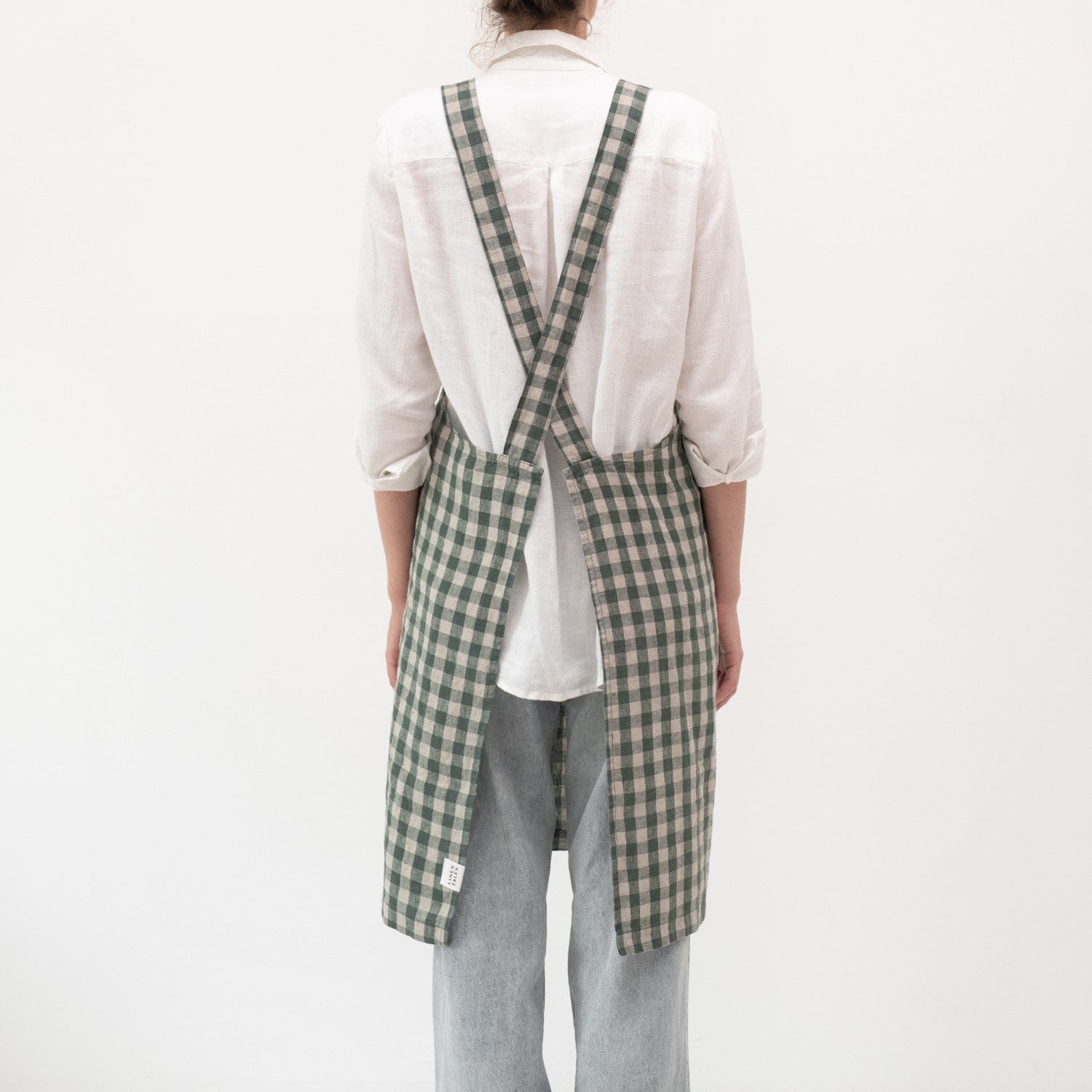 Forest Green Gingham lino kryžminio tipo prijuostė — naturalusdrabuziai.lt
