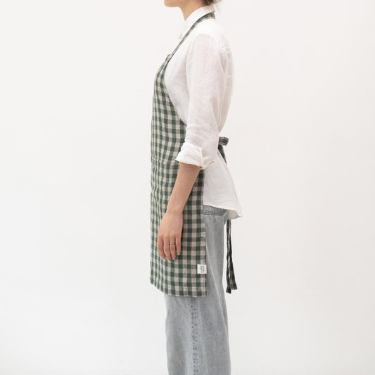 Forest Green Gingham lino kasdienė prijuostė — naturalusdrabuziai.lt