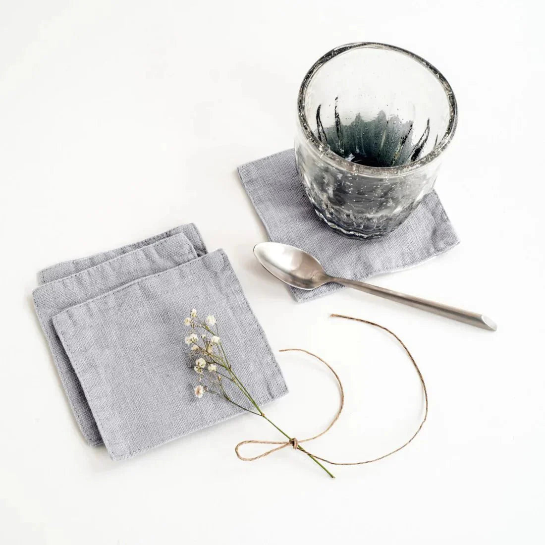 Light Grey lino padėkliukų rinkinys 4 vnt. — naturalusdrabuziai.lt