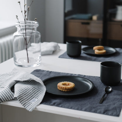 LIMITED EDITION Dark Grey lino staltiesėlė — naturalusdrabuziai.lt