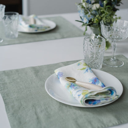 LIMITED EDITION White Flowers lino servetėlių rinkinys 2 vnt. — naturalusdrabuziai.lt