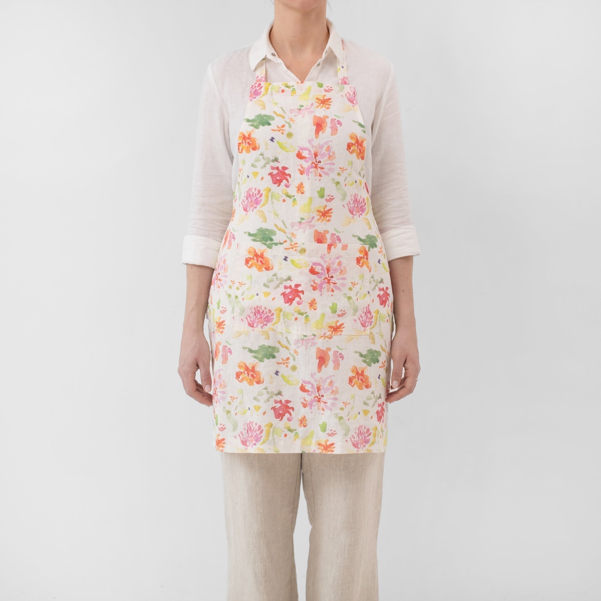 LIMITED EDITION Wildflower Flow lino kasdienė prijuostė — naturalusdrabuziai.lt