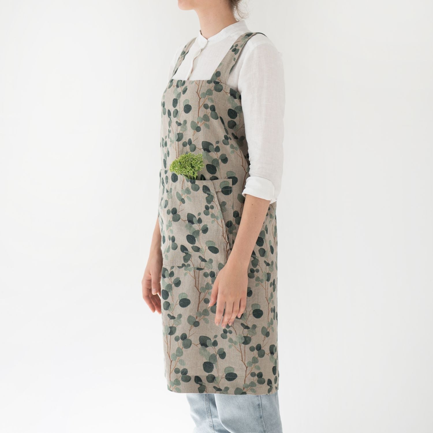 lino Tales Eucalyptus on Light Natural lino Pinafore prijuostė — naturalusdrabuziai.lt