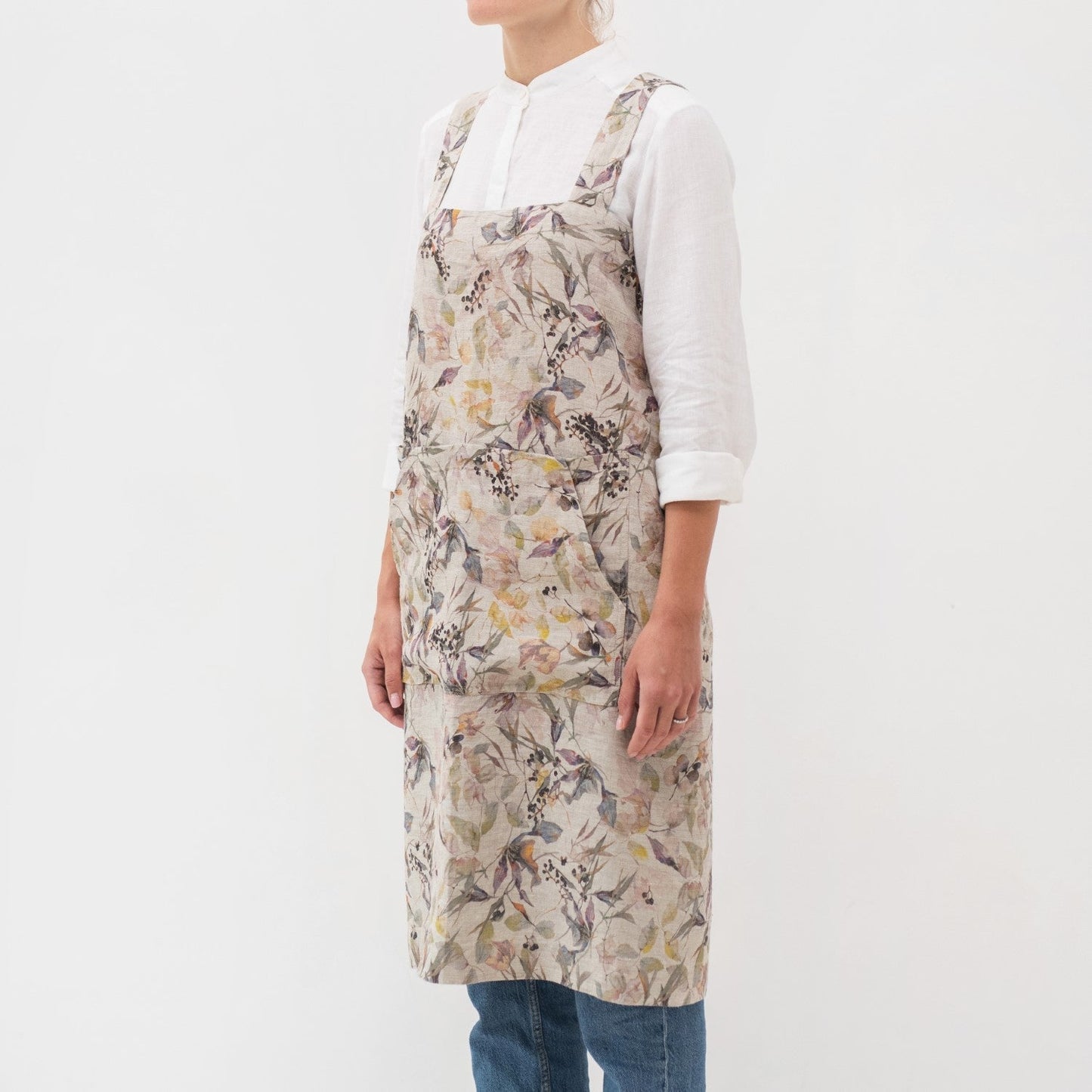 lino Tales Meadow on Light Natural lino Pinafore prijuostė — naturalusdrabuziai.lt