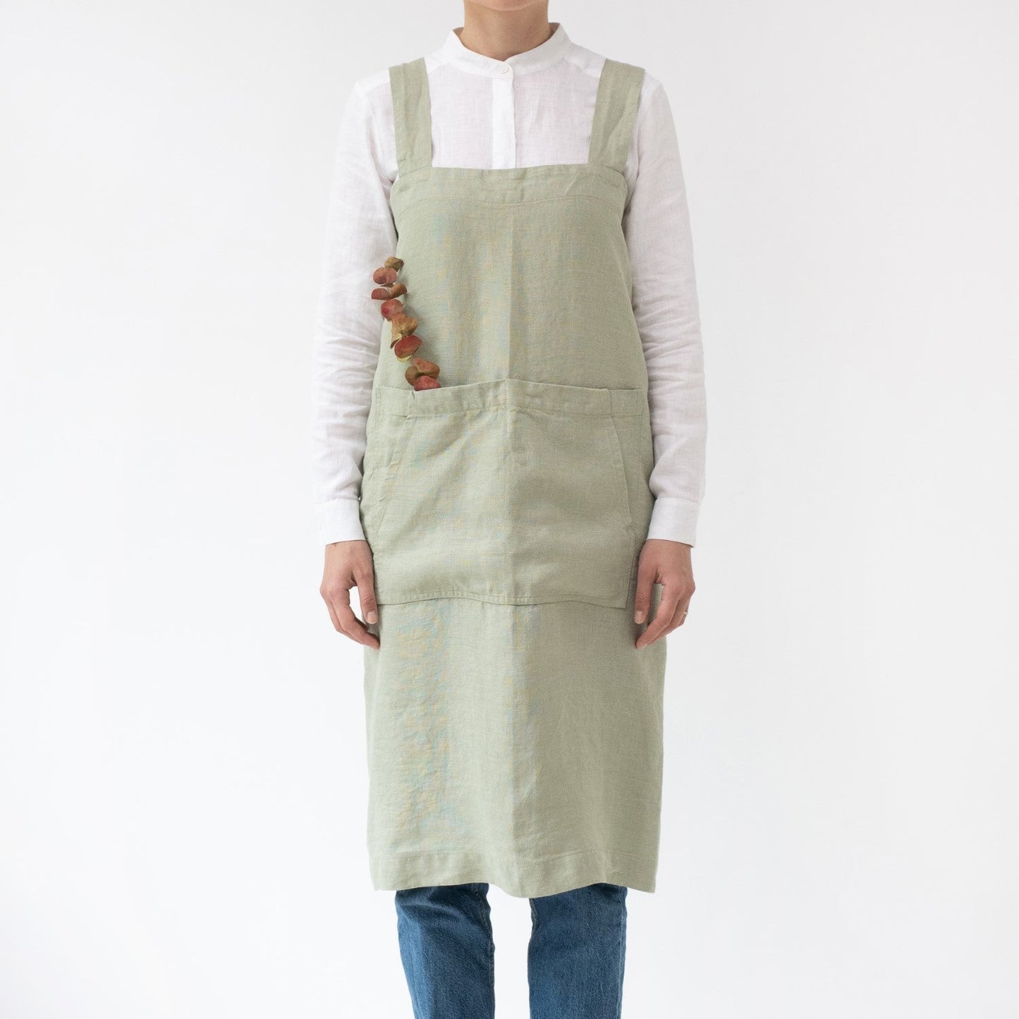 lino Tales Sage lino Pinafore prijuostė — naturalusdrabuziai.lt