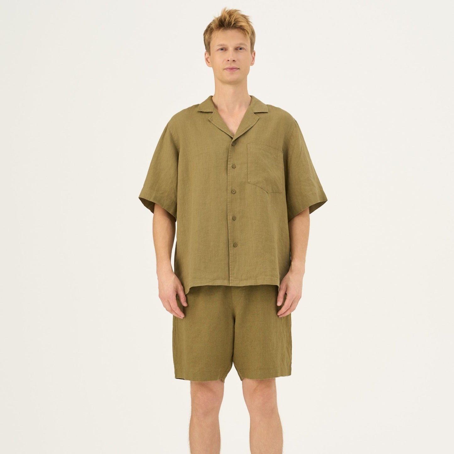 Olive Khaki lino Amabilis šortai — naturalusdrabuziai.lt