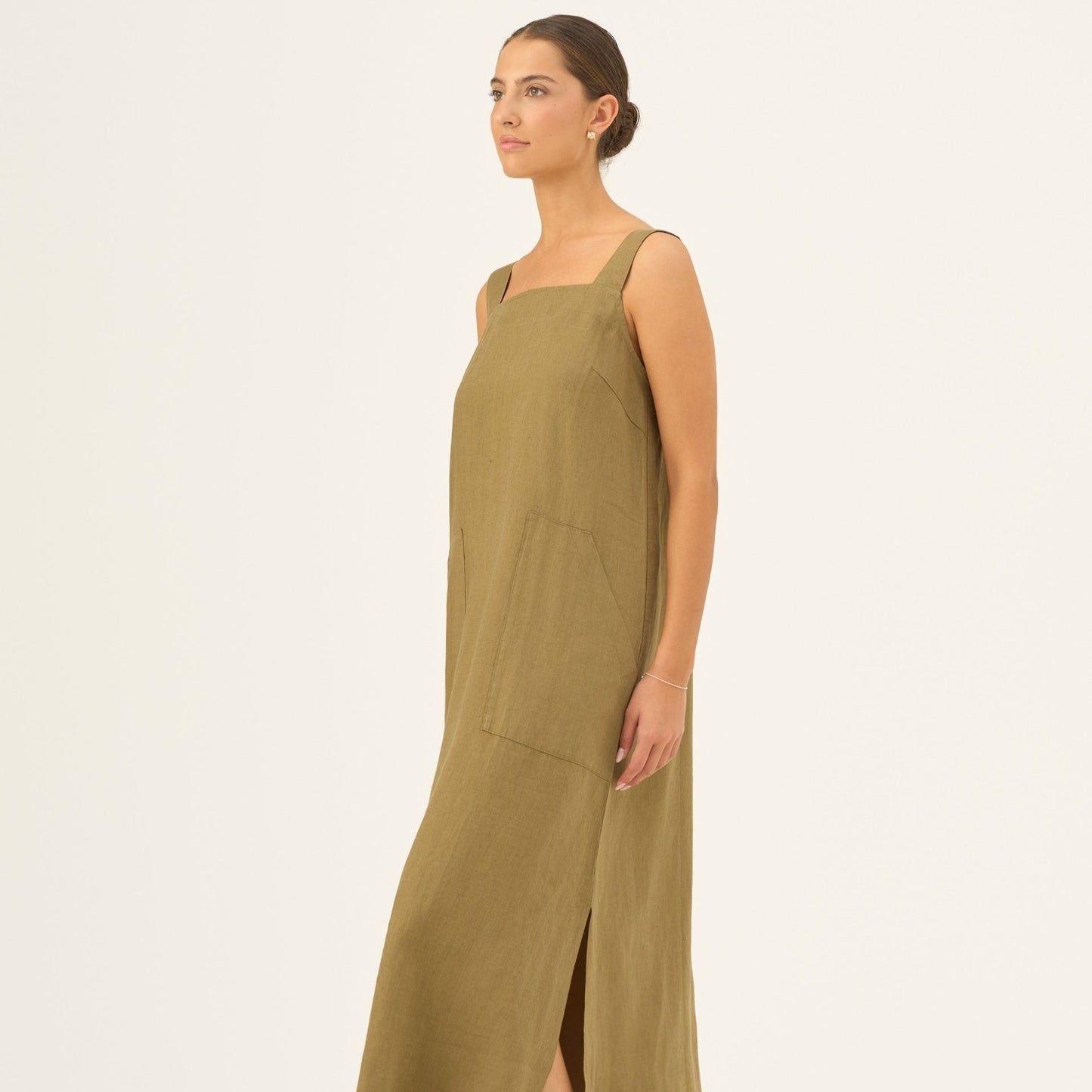 Olive Khaki lino Fugue suknelė — naturalusdrabuziai.lt