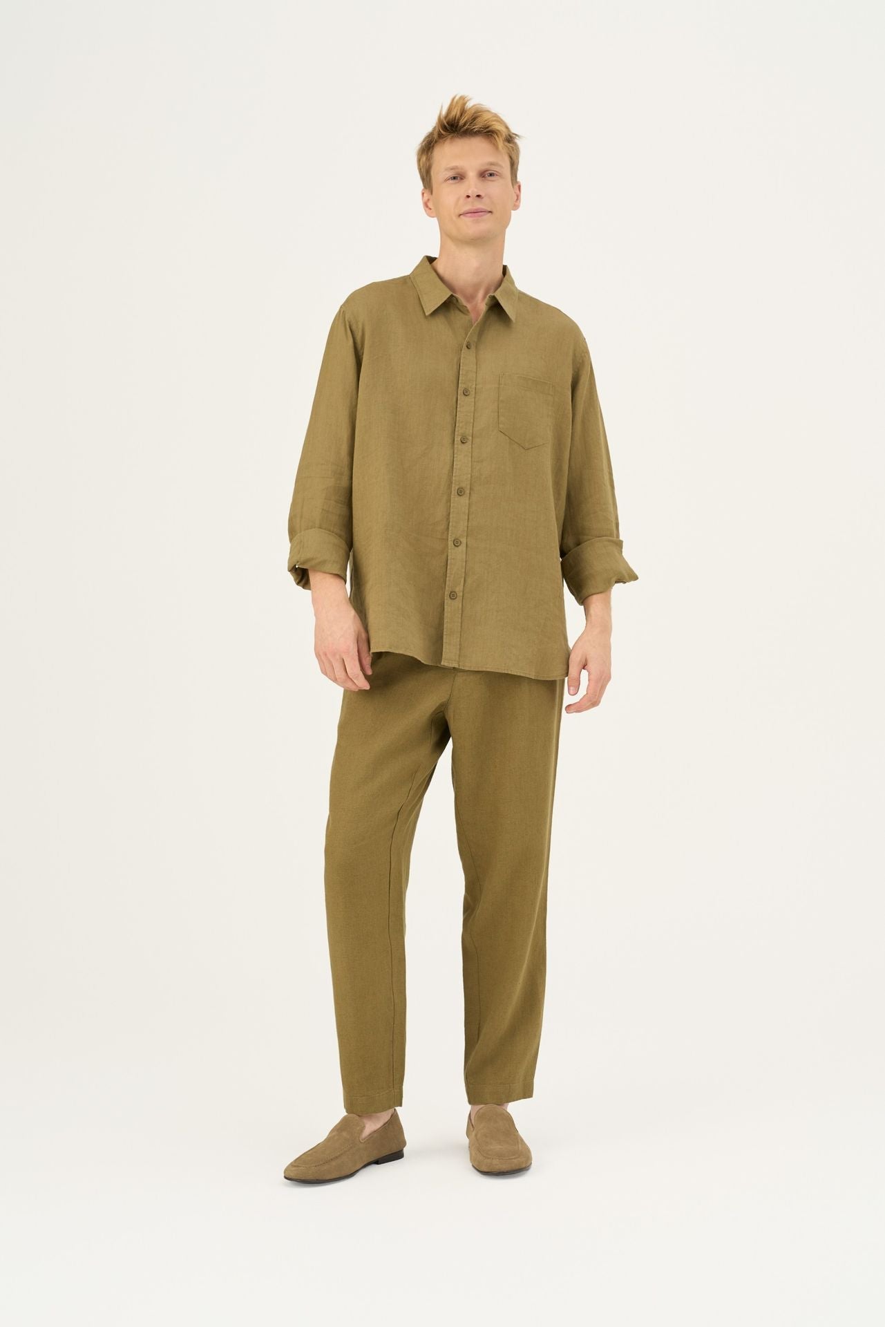 Olive Khaki lino Larch marškiniai — naturalusdrabuziai.lt