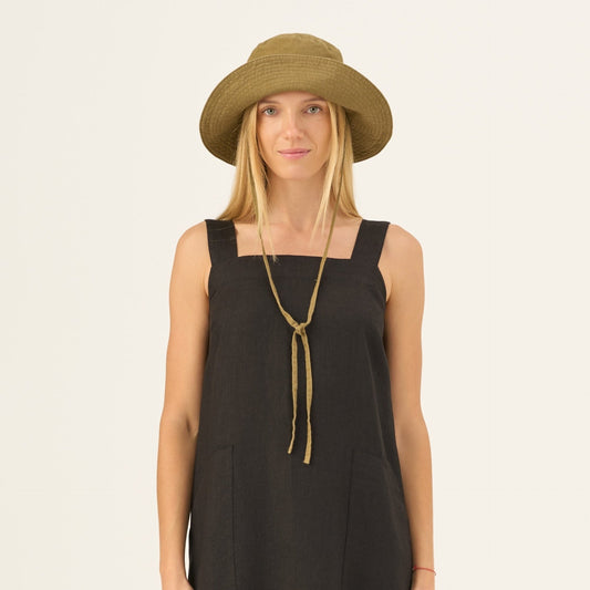 Olive Khaki lino Solaris kepurė — naturalusdrabuziai.lt