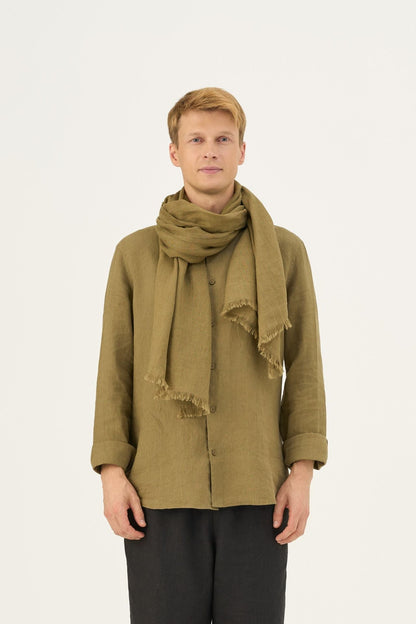 Olive Khaki lino Woodbine šalikas — naturalusdrabuziai.lt