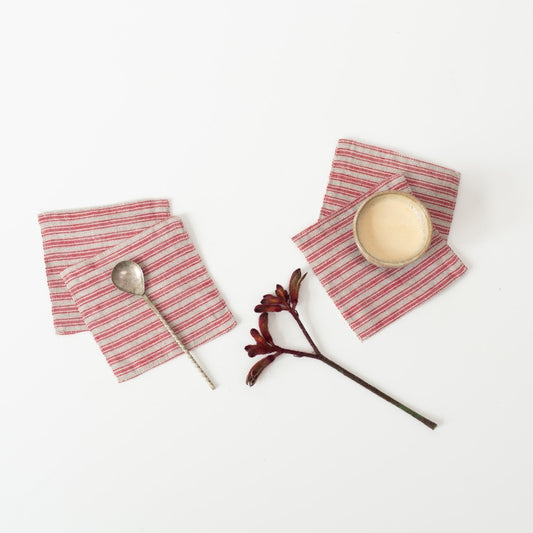 Red Natural Stripes lino padėkliukų rinkinys 4 vnt. — naturalusdrabuziai.lt