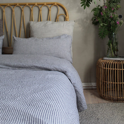 Thin Black Stripes lino antklodės užvalkalas rinkinys — naturalusdrabuziai.lt