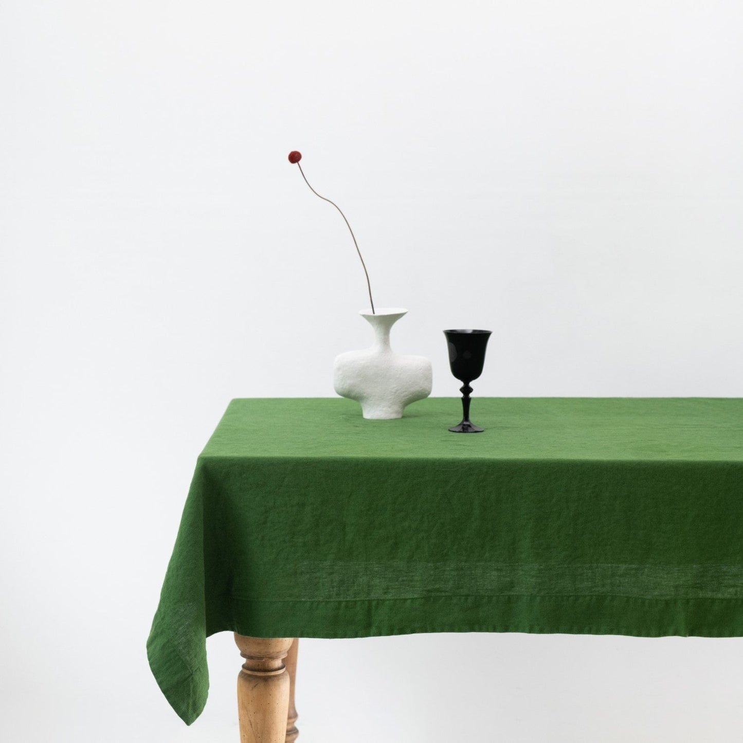 True Green lino staltiesė — naturalusdrabuziai.lt