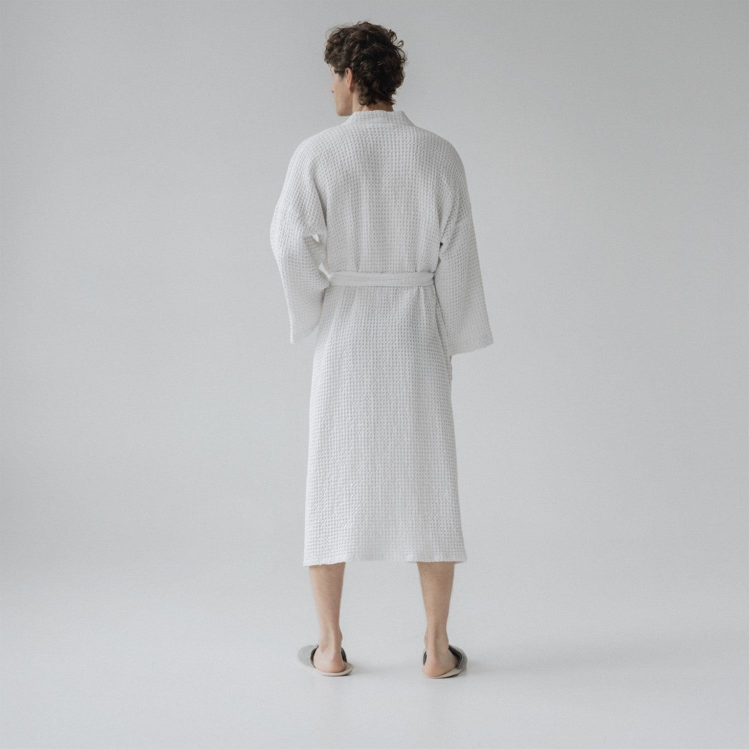 White lino & medvilnės Honeycomb Waffle chalatas — naturalusdrabuziai.lt